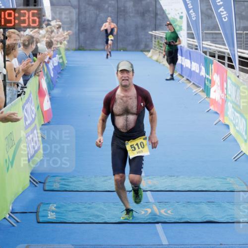 10.08.2025 - GEWOBA Citytriathlon Bremen H.Heesch http://msf.ph/oto/8552512 10.08.2025 11:23:17 Ziel 510 meine-sportfotos.de