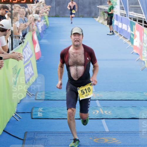 10.08.2025 - GEWOBA Citytriathlon Bremen H.Heesch http://msf.ph/oto/8552518 10.08.2025 11:23:18 Ziel  meine-sportfotos.de