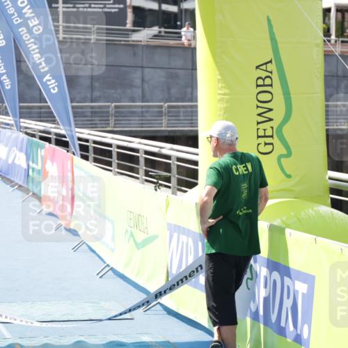 10.08.2025 - GEWOBA Citytriathlon Bremen H.Heesch http://msf.ph/oto/8552525 10.08.2025 13:11:25 Ziel  meine-sportfotos.de