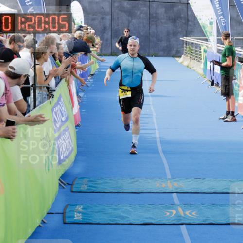 10.08.2025 - GEWOBA Citytriathlon Bremen H.Heesch http://msf.ph/oto/8552537 10.08.2025 11:23:47 Ziel 363, 409 meine-sportfotos.de