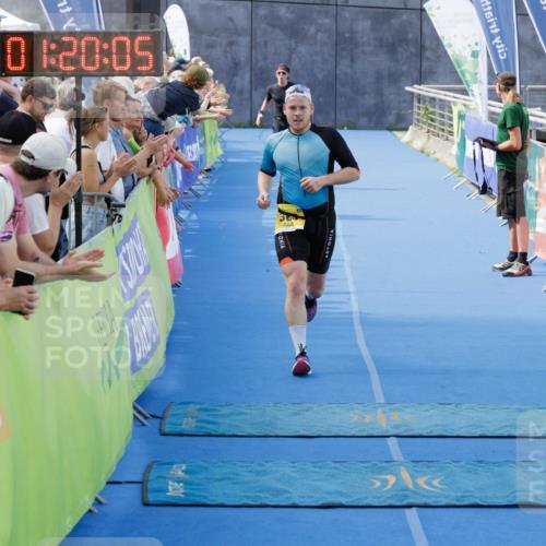 10.08.2025 - GEWOBA Citytriathlon Bremen H.Heesch http://msf.ph/oto/8552538 10.08.2025 11:23:47 Ziel 363, 409 meine-sportfotos.de