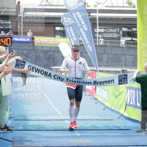 10.08.2025 - GEWOBA Citytriathlon Bremen H.Heesch http://msf.ph/oto/8552540 10.08.2025 13:17:21 Ziel 554 meine-sportfotos.de