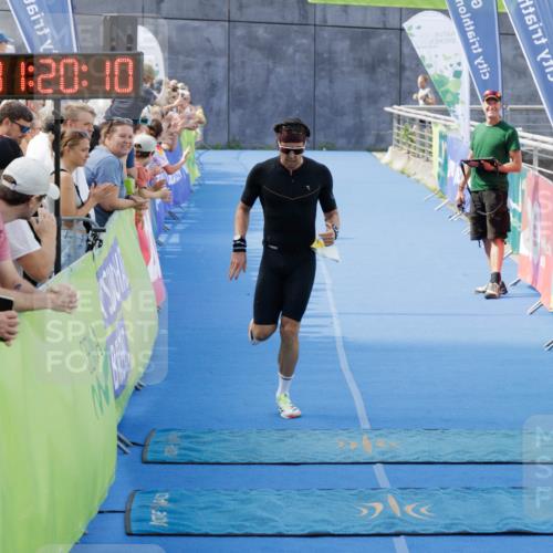 10.08.2025 - GEWOBA Citytriathlon Bremen H.Heesch http://msf.ph/oto/8552548 10.08.2025 11:23:51 Ziel 363, 409 meine-sportfotos.de