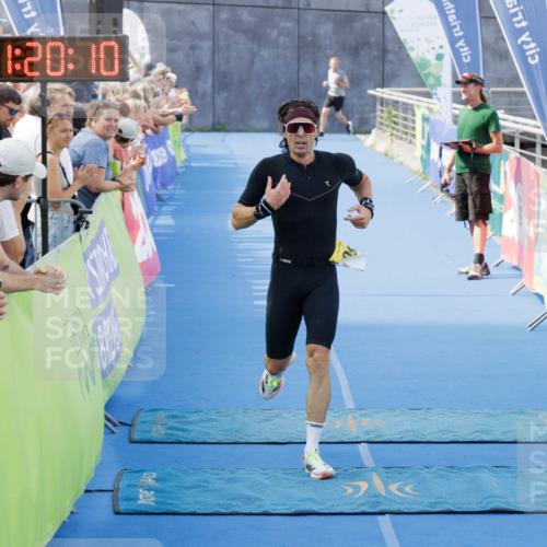 10.08.2025 - GEWOBA Citytriathlon Bremen H.Heesch http://msf.ph/oto/8552554 10.08.2025 11:23:52 Ziel 363, 409 meine-sportfotos.de