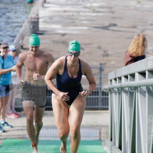 10.08.2025 - GEWOBA Citytriathlon Bremen H.Heesch http://msf.ph/oto/8552555 10.08.2025 10:29:55 Schwimmen 41, 149 meine-sportfotos.de
