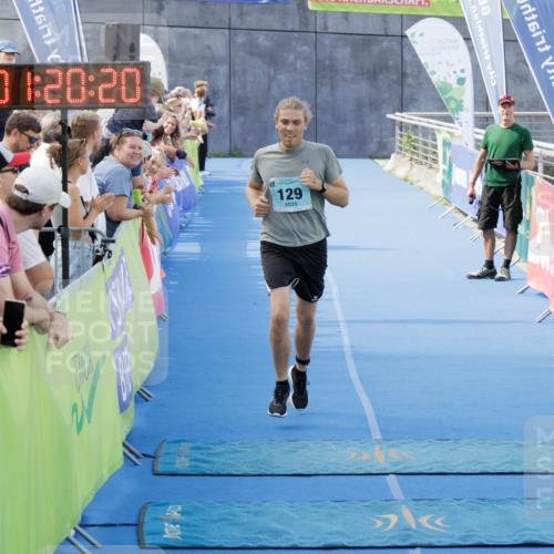 10.08.2025 - GEWOBA Citytriathlon Bremen H.Heesch http://msf.ph/oto/8552556 10.08.2025 11:24:01 Ziel 129 meine-sportfotos.de
