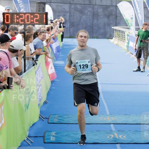 10.08.2025 - GEWOBA Citytriathlon Bremen H.Heesch http://msf.ph/oto/8552564 10.08.2025 11:24:02 Ziel 129 meine-sportfotos.de