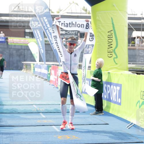 10.08.2025 - GEWOBA Citytriathlon Bremen H.Heesch http://msf.ph/oto/8552568 10.08.2025 13:17:23 Ziel 554 meine-sportfotos.de