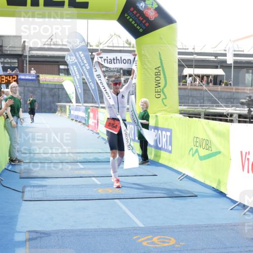 10.08.2025 - GEWOBA Citytriathlon Bremen H.Heesch http://msf.ph/oto/8552574 10.08.2025 13:17:23 Ziel 554 meine-sportfotos.de