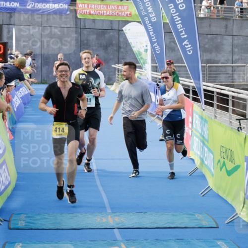 10.08.2025 - GEWOBA Citytriathlon Bremen H.Heesch http://msf.ph/oto/8552595 10.08.2025 11:24:34 Ziel 81, 389, 414, 509 meine-sportfotos.de