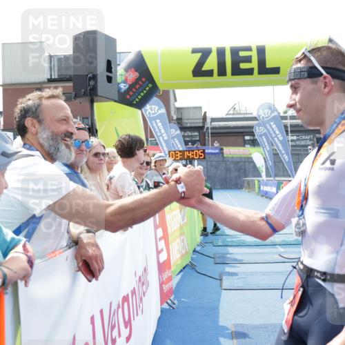 10.08.2025 - GEWOBA Citytriathlon Bremen H.Heesch http://msf.ph/oto/8552597 10.08.2025 13:17:47 Ziel  meine-sportfotos.de