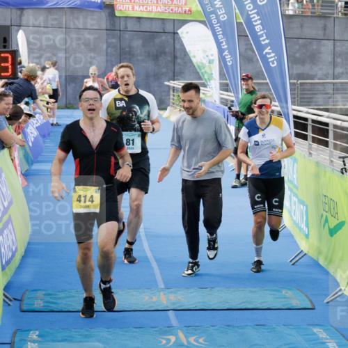 10.08.2025 - GEWOBA Citytriathlon Bremen H.Heesch http://msf.ph/oto/8552601 10.08.2025 11:24:34 Ziel 81, 389, 414, 509 meine-sportfotos.de