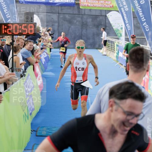 10.08.2025 - GEWOBA Citytriathlon Bremen H.Heesch http://msf.ph/oto/8552617 10.08.2025 11:24:40 Ziel 81, 414, 434, 509 meine-sportfotos.de