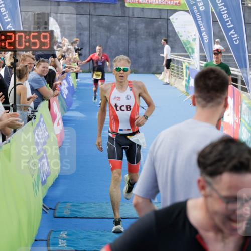 10.08.2025 - GEWOBA Citytriathlon Bremen H.Heesch http://msf.ph/oto/8552619 10.08.2025 11:24:40 Ziel 81, 414, 434, 509 meine-sportfotos.de