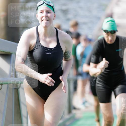 10.08.2025 - GEWOBA Citytriathlon Bremen H.Heesch http://msf.ph/oto/8552624 10.08.2025 10:30:05 Schwimmen 3, 9, 41, 149, 175, 189 meine-sportfotos.de
