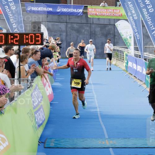 10.08.2025 - GEWOBA Citytriathlon Bremen H.Heesch http://msf.ph/oto/8552630 10.08.2025 11:24:45 Ziel 434, 509 meine-sportfotos.de