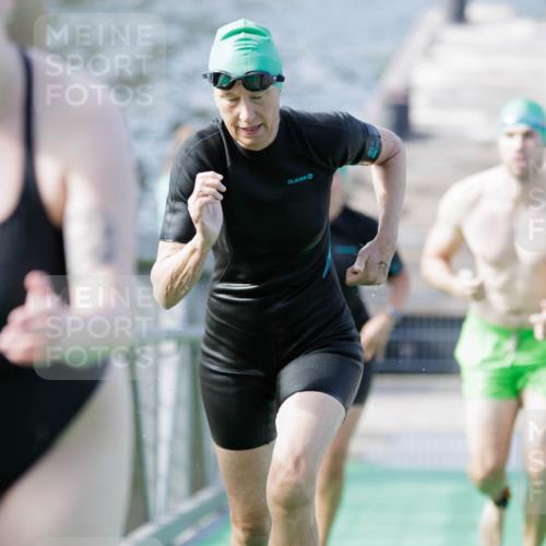 10.08.2025 - GEWOBA Citytriathlon Bremen H.Heesch http://msf.ph/oto/8552631 10.08.2025 10:30:07 Schwimmen 3, 9, 41, 149, 175, 189 meine-sportfotos.de