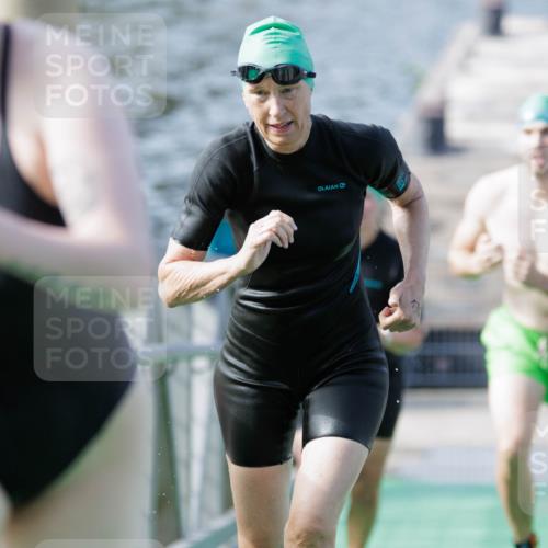 10.08.2025 - GEWOBA Citytriathlon Bremen H.Heesch http://msf.ph/oto/8552633 10.08.2025 10:30:07 Schwimmen 3, 9, 41, 149, 175, 189 meine-sportfotos.de