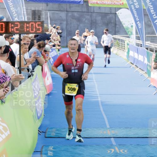 10.08.2025 - GEWOBA Citytriathlon Bremen H.Heesch http://msf.ph/oto/8552637 10.08.2025 11:24:47 Ziel 213, 434, 509 meine-sportfotos.de