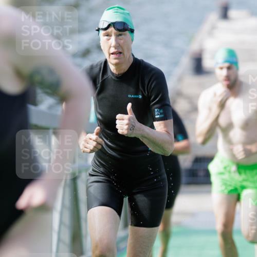 10.08.2025 - GEWOBA Citytriathlon Bremen H.Heesch http://msf.ph/oto/8552638 10.08.2025 10:30:07 Schwimmen 3, 9, 41, 149, 175, 189 meine-sportfotos.de