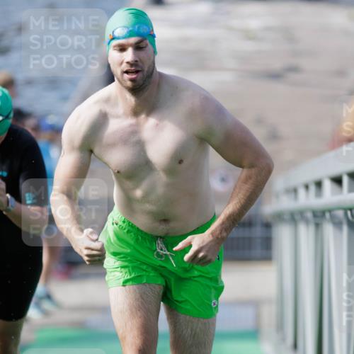 10.08.2025 - GEWOBA Citytriathlon Bremen H.Heesch http://msf.ph/oto/8552644 10.08.2025 10:30:08 Schwimmen 3, 9, 41, 149, 175, 189 meine-sportfotos.de