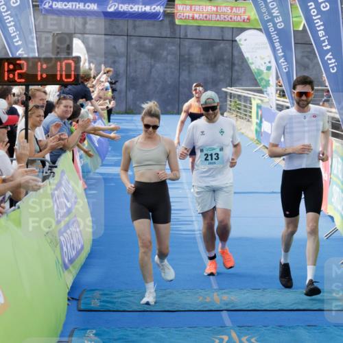 10.08.2025 - GEWOBA Citytriathlon Bremen H.Heesch http://msf.ph/oto/8552648 10.08.2025 11:24:52 Ziel 213, 407 meine-sportfotos.de