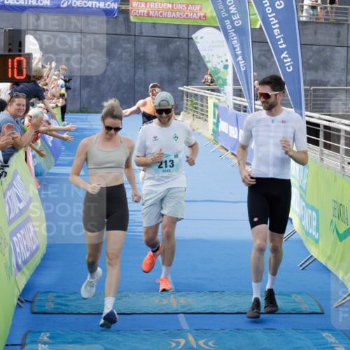 10.08.2025 - GEWOBA Citytriathlon Bremen H.Heesch http://msf.ph/oto/8552650 10.08.2025 11:24:52 Ziel 213, 407 meine-sportfotos.de