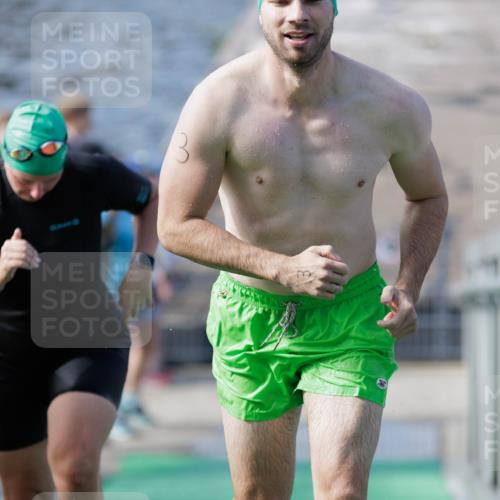 10.08.2025 - GEWOBA Citytriathlon Bremen H.Heesch http://msf.ph/oto/8552652 10.08.2025 10:30:09 Schwimmen 3, 9, 149, 175, 189 meine-sportfotos.de