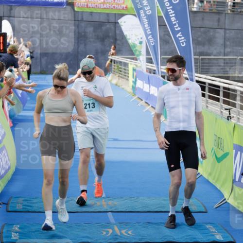 10.08.2025 - GEWOBA Citytriathlon Bremen H.Heesch http://msf.ph/oto/8552653 10.08.2025 11:24:52 Ziel 213, 407 meine-sportfotos.de