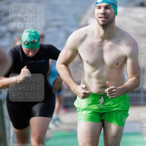 10.08.2025 - GEWOBA Citytriathlon Bremen H.Heesch http://msf.ph/oto/8552654 10.08.2025 10:30:09 Schwimmen 3, 9, 149, 175, 189 meine-sportfotos.de