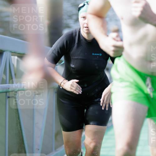 10.08.2025 - GEWOBA Citytriathlon Bremen H.Heesch http://msf.ph/oto/8552655 10.08.2025 10:30:10 Schwimmen 3, 9, 149, 175, 189 meine-sportfotos.de