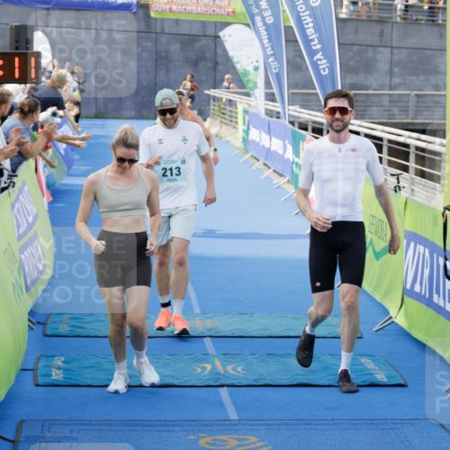 10.08.2025 - GEWOBA Citytriathlon Bremen H.Heesch http://msf.ph/oto/8552656 10.08.2025 11:24:53 Ziel 213, 407 meine-sportfotos.de
