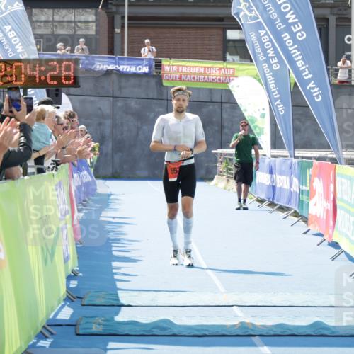 10.08.2025 - GEWOBA Citytriathlon Bremen H.Heesch http://msf.ph/oto/8552657 10.08.2025 13:24:48 Ziel 557 meine-sportfotos.de