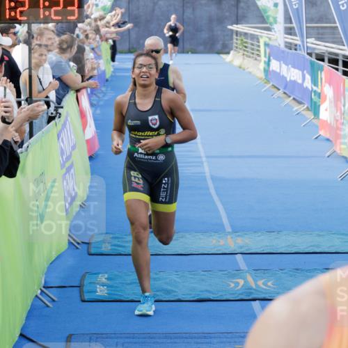 10.08.2025 - GEWOBA Citytriathlon Bremen H.Heesch http://msf.ph/oto/8552671 10.08.2025 11:25:04 Ziel 423, 437, 459 meine-sportfotos.de