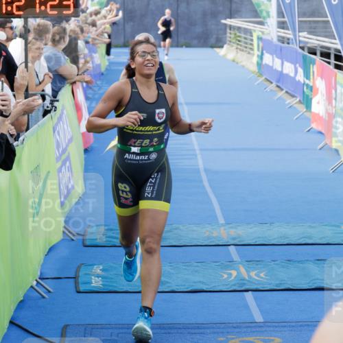 10.08.2025 - GEWOBA Citytriathlon Bremen H.Heesch http://msf.ph/oto/8552674 10.08.2025 11:25:05 Ziel 423, 437, 459 meine-sportfotos.de