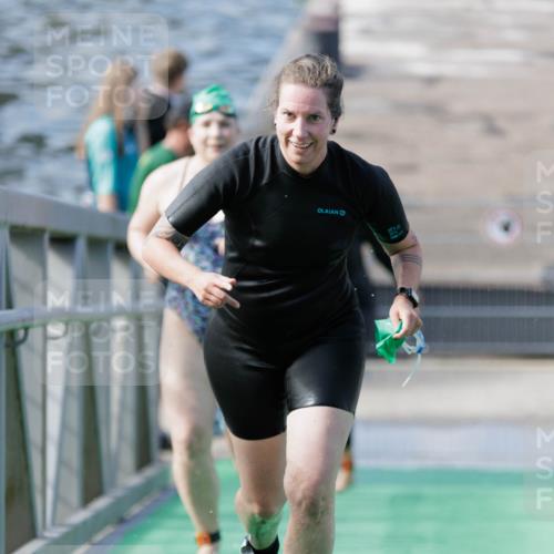 10.08.2025 - GEWOBA Citytriathlon Bremen H.Heesch http://msf.ph/oto/8552680 10.08.2025 10:30:27 Schwimmen 89, 173, 179, 191 meine-sportfotos.de