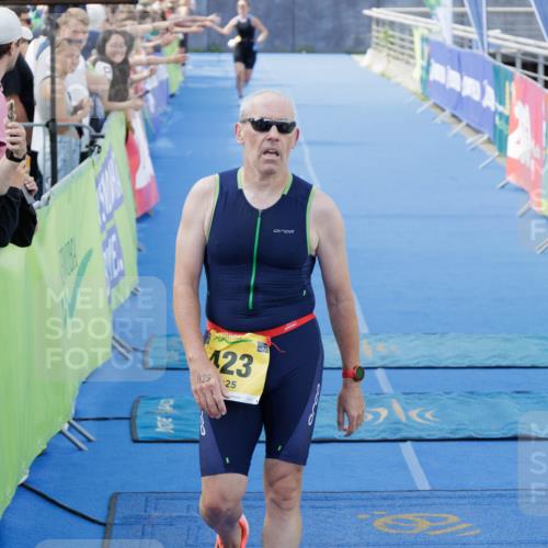 10.08.2025 - GEWOBA Citytriathlon Bremen H.Heesch http://msf.ph/oto/8552682 10.08.2025 11:25:08 Ziel 423, 437, 459 meine-sportfotos.de