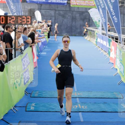 10.08.2025 - GEWOBA Citytriathlon Bremen H.Heesch http://msf.ph/oto/8552692 10.08.2025 11:25:15 Ziel 459 meine-sportfotos.de