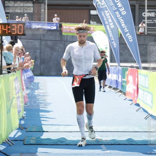10.08.2025 - GEWOBA Citytriathlon Bremen H.Heesch http://msf.ph/oto/8552694 10.08.2025 13:24:50 Ziel 557 meine-sportfotos.de