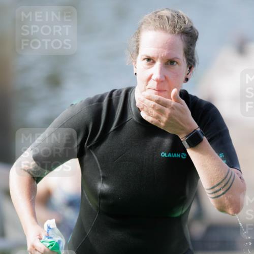 10.08.2025 - GEWOBA Citytriathlon Bremen H.Heesch http://msf.ph/oto/8552696 10.08.2025 10:30:30 Schwimmen 89, 173, 191 meine-sportfotos.de