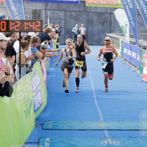 10.08.2025 - GEWOBA Citytriathlon Bremen H.Heesch http://msf.ph/oto/8552697 10.08.2025 11:25:23 Ziel 43, 424 meine-sportfotos.de