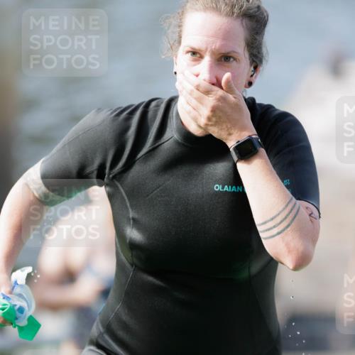 10.08.2025 - GEWOBA Citytriathlon Bremen H.Heesch http://msf.ph/oto/8552698 10.08.2025 10:30:30 Schwimmen 89, 173, 191 meine-sportfotos.de
