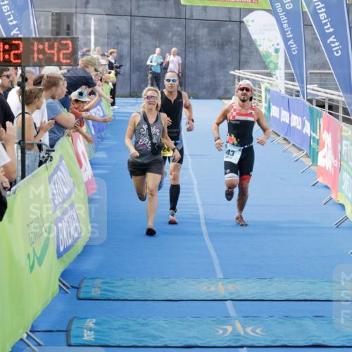 10.08.2025 - GEWOBA Citytriathlon Bremen H.Heesch http://msf.ph/oto/8552699 10.08.2025 11:25:23 Ziel 43, 424 meine-sportfotos.de