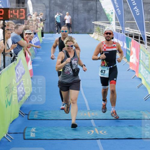 10.08.2025 - GEWOBA Citytriathlon Bremen H.Heesch http://msf.ph/oto/8552707 10.08.2025 11:25:25 Ziel 43, 424 meine-sportfotos.de