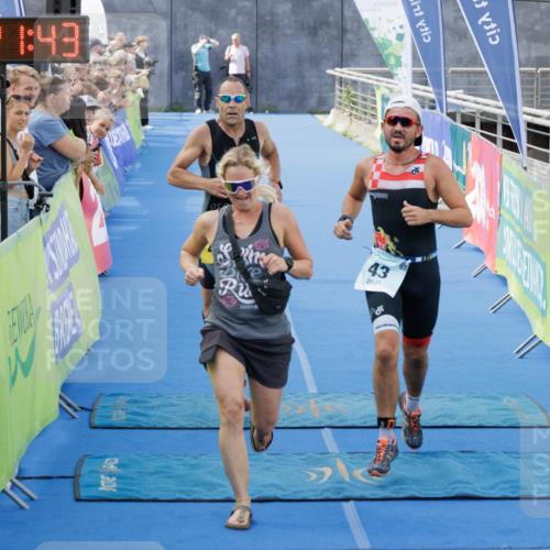 10.08.2025 - GEWOBA Citytriathlon Bremen H.Heesch http://msf.ph/oto/8552710 10.08.2025 11:25:25 Ziel 43, 424 meine-sportfotos.de