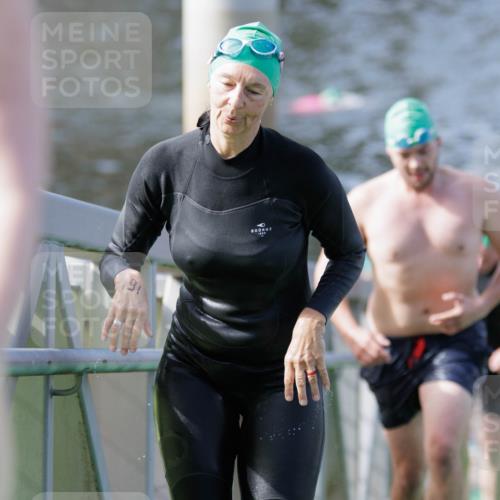 10.08.2025 - GEWOBA Citytriathlon Bremen H.Heesch http://msf.ph/oto/8552725 10.08.2025 10:30:36 Schwimmen 13, 67, 89, 173, 191, 217 meine-sportfotos.de