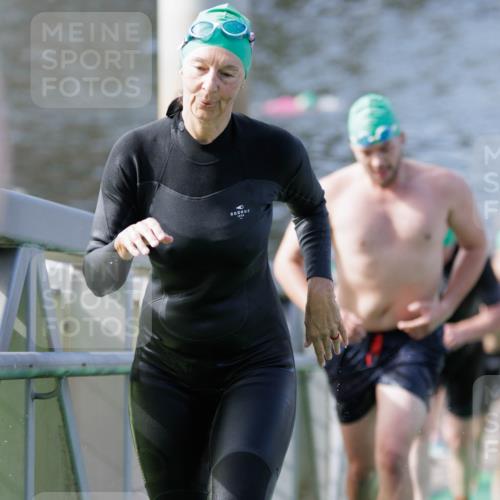 10.08.2025 - GEWOBA Citytriathlon Bremen H.Heesch http://msf.ph/oto/8552727 10.08.2025 10:30:36 Schwimmen 13, 67, 89, 173, 191, 217 meine-sportfotos.de