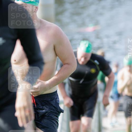 10.08.2025 - GEWOBA Citytriathlon Bremen H.Heesch http://msf.ph/oto/8552738 10.08.2025 10:30:38 Schwimmen 13, 67, 173, 191, 217 meine-sportfotos.de