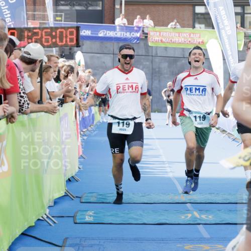 10.08.2025 - GEWOBA Citytriathlon Bremen H.Heesch http://msf.ph/oto/8552755 10.08.2025 11:29:50 Ziel 119, 185, 380, 405 meine-sportfotos.de