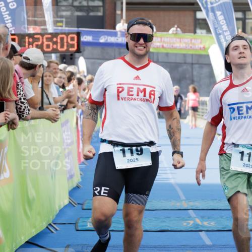 10.08.2025 - GEWOBA Citytriathlon Bremen H.Heesch http://msf.ph/oto/8552760 10.08.2025 11:29:51 Ziel 119, 185, 380, 405 meine-sportfotos.de